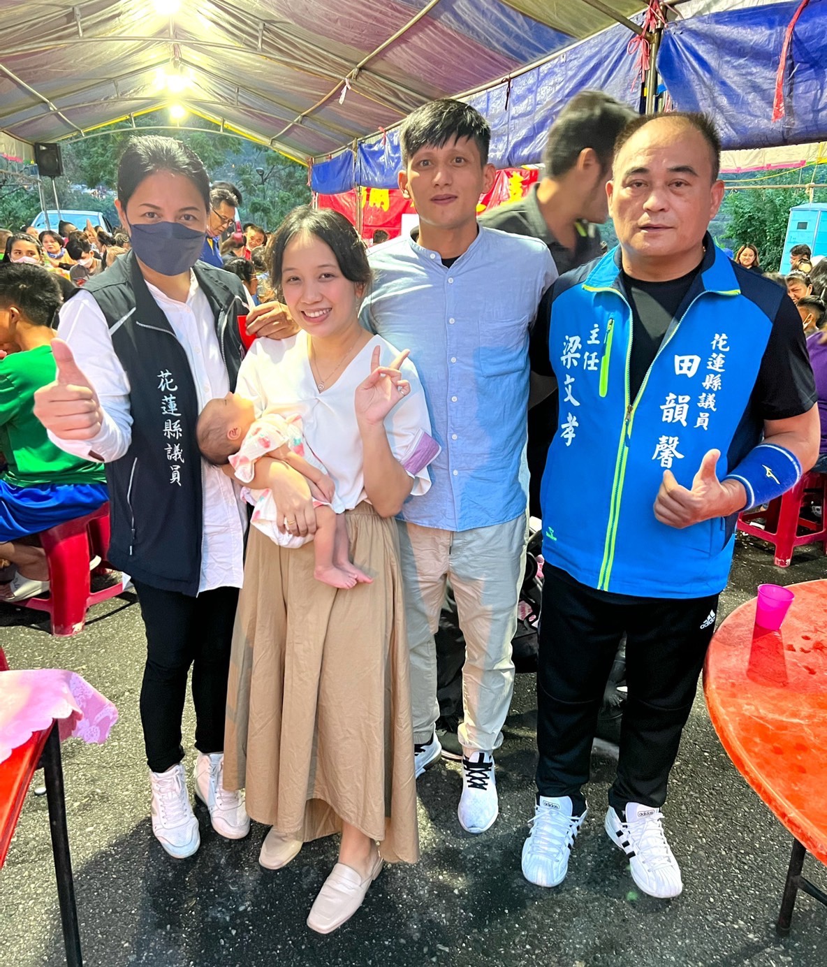 秀林鄉榕樹部落楊慧傑與松瑜珍的寶貝小公主楊宥嫻彌月之喜｜縣議員田韻馨與服務處主任梁文孝熱情參與，給予滿滿祝福！ – 東台灣新聞網